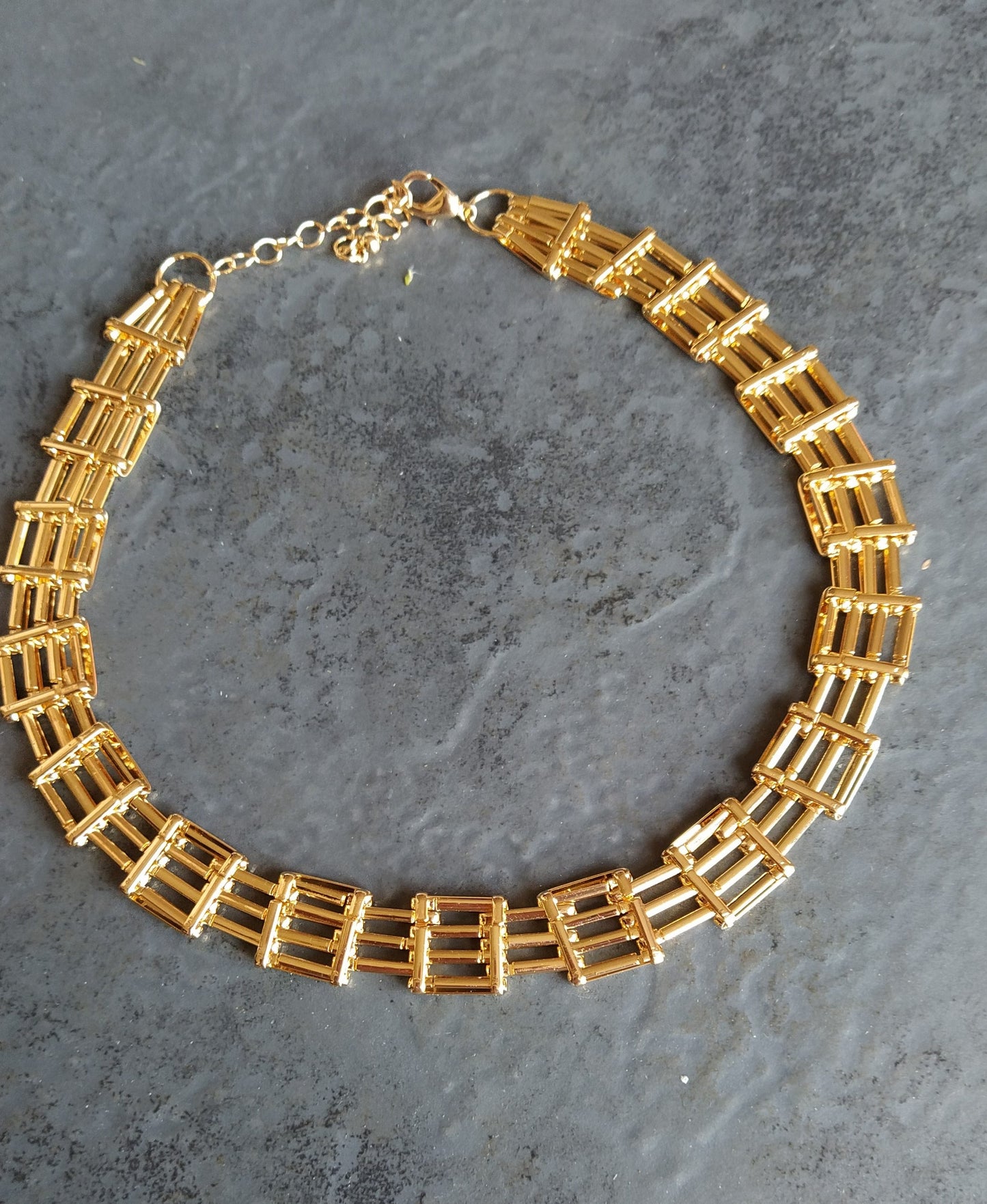 Olivia necklace (available gold or silver)