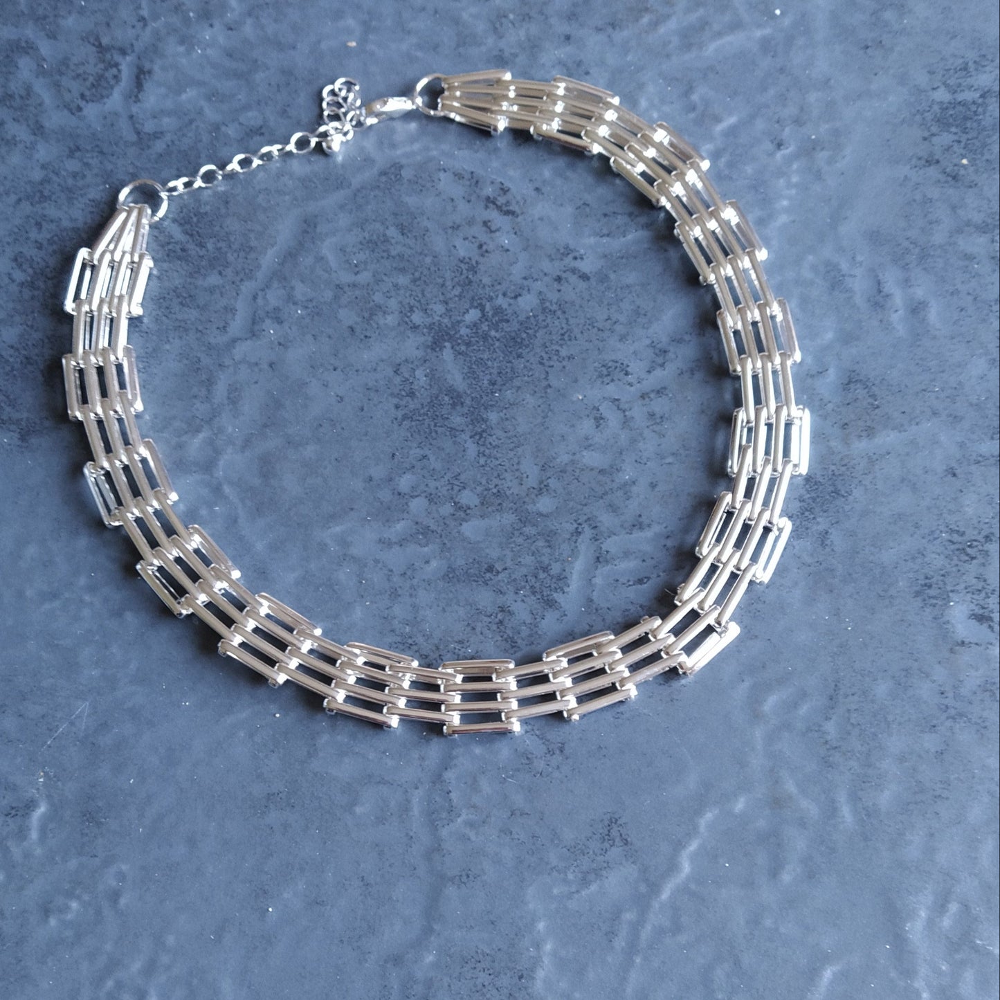 Olivia necklace (available gold or silver)