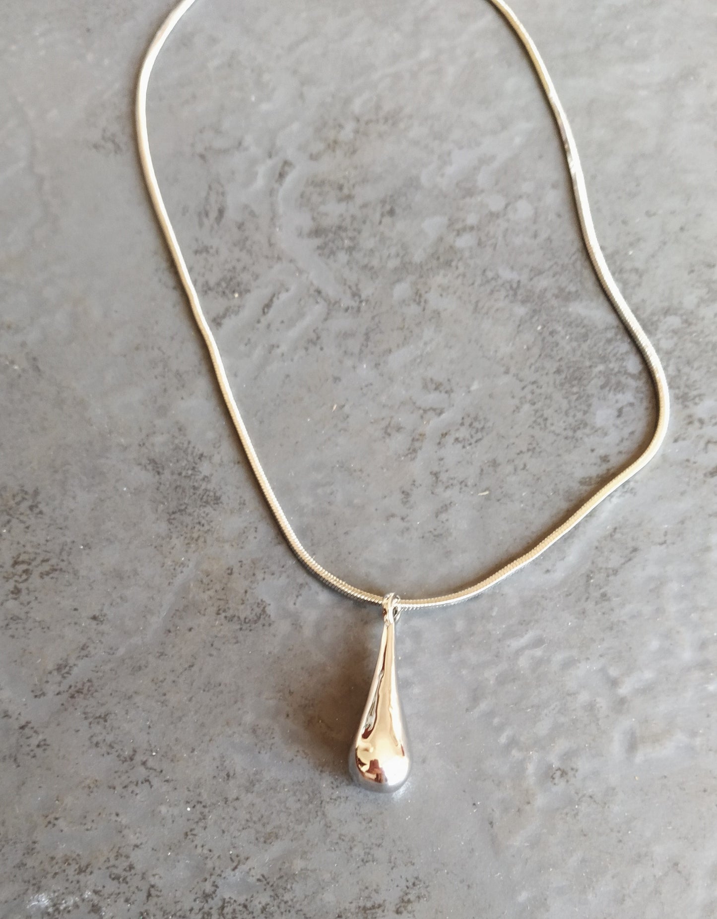 Esme necklace (Available in silver or gold tone)