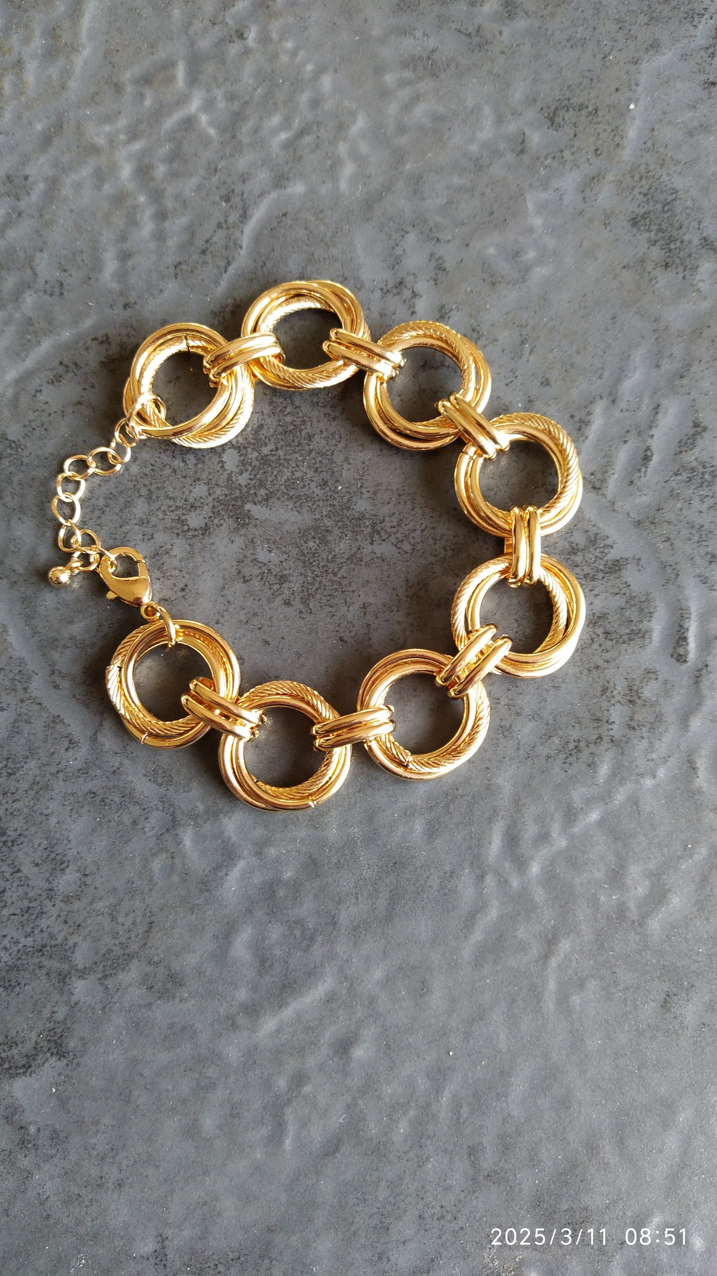 Circles link bracelet
