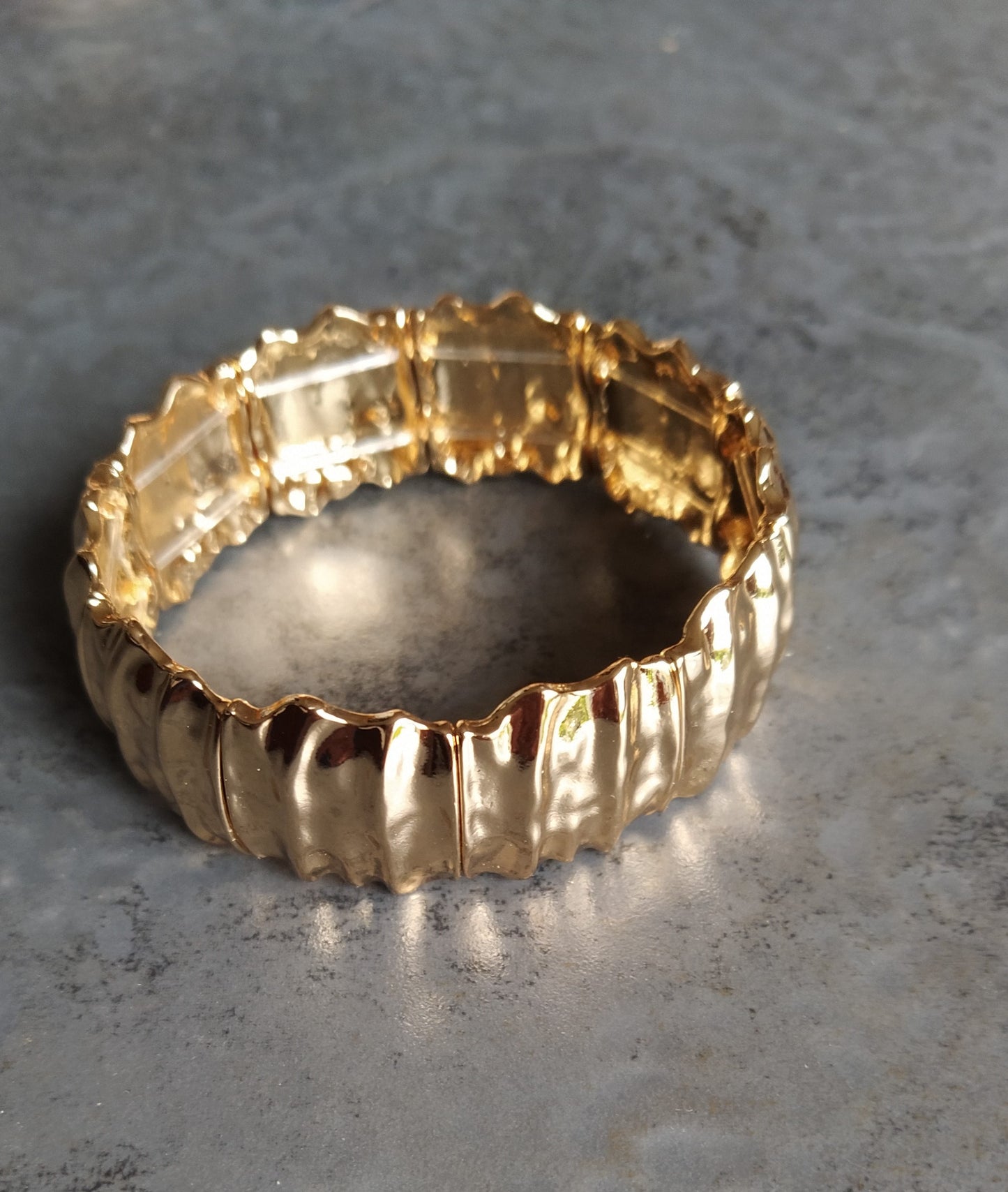 Ridged bracelet (Available silver or gold tone)