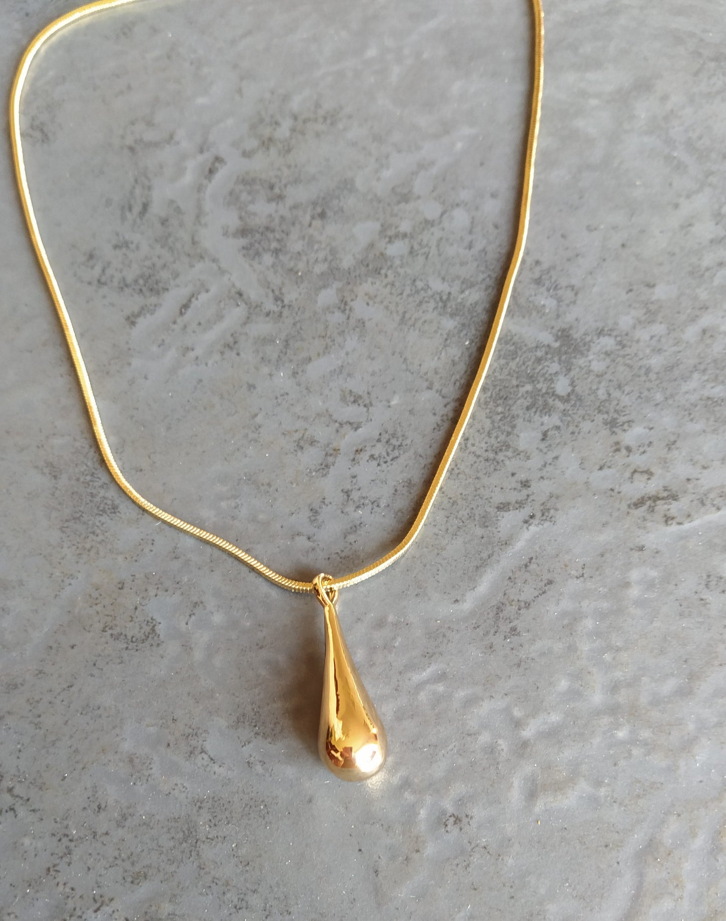 Esme necklace (Available in silver or gold tone)